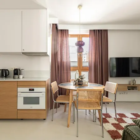 Lion - Mloda Polska Nowe Z Parkingiem アパート ソポト
