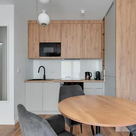 Lion - Mloda Polska Nowe Z Parkingiem Apartamento *