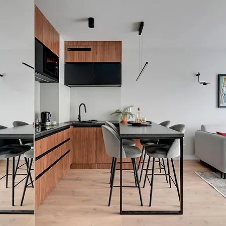 Lion - Mloda Polska Nowe Z Parkingiem